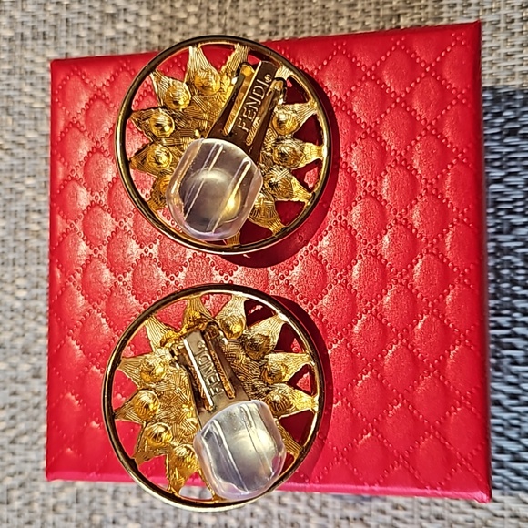 Fendi Vintage Red Gripoix Clip Earrings Gold Plated - Picture 4 of 6